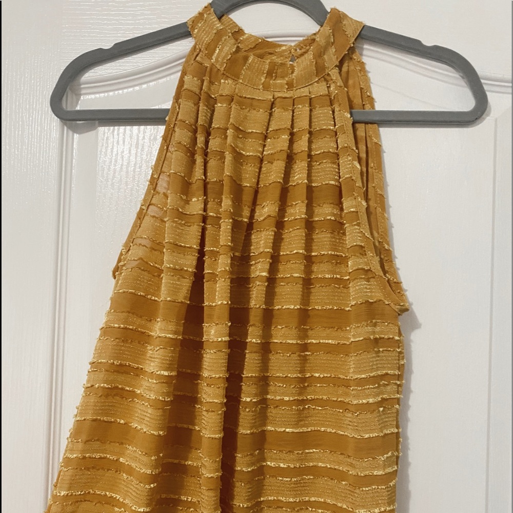 Adorable flowy yellow tank
